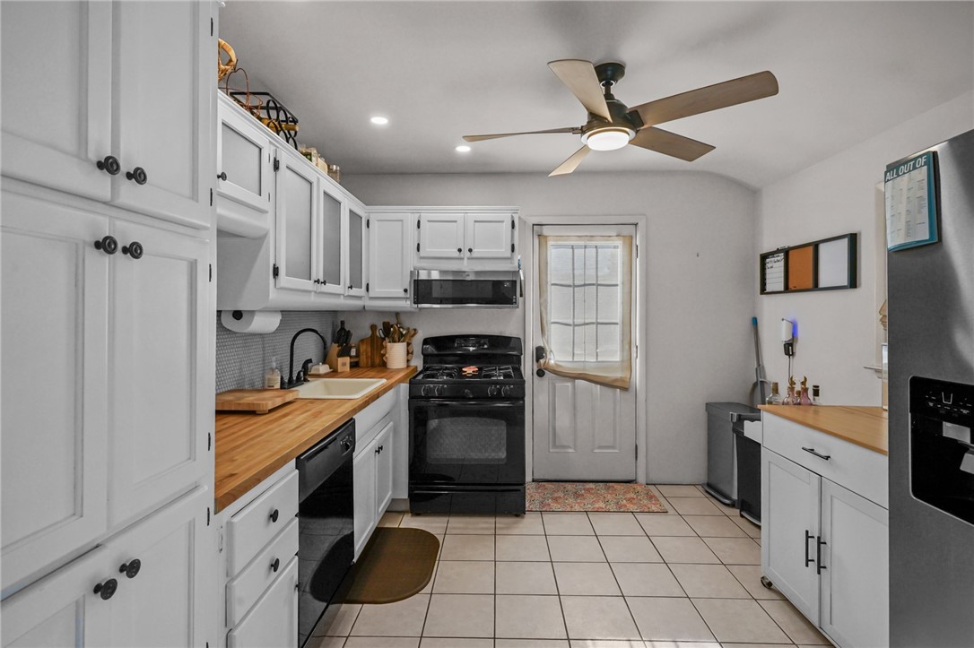 96 Glenbrook Road Warwick, RI 02889 - Photo 17 of 34