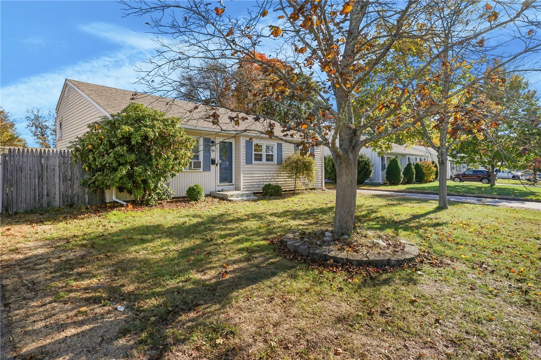 96 Glenbrook Road Warwick, RI 02889 - Photo 4 of 34