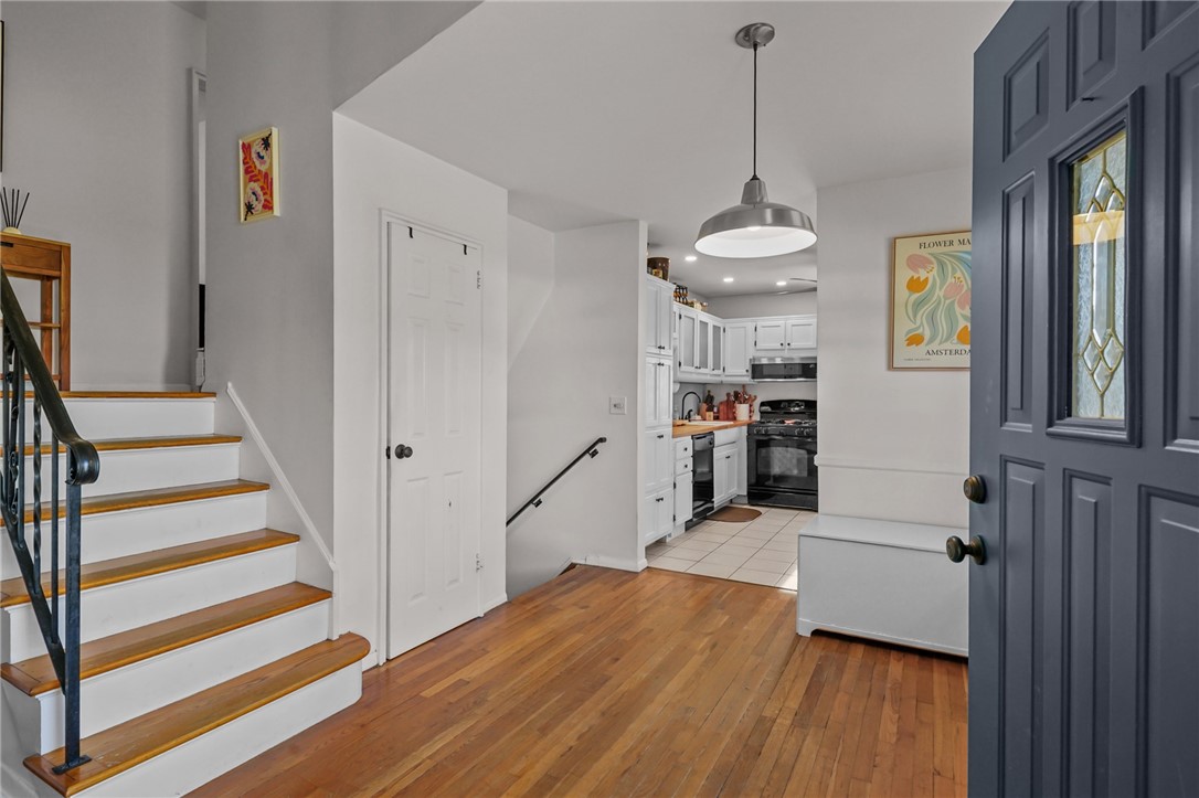 96 Glenbrook Road Warwick, RI 02889 - Photo 6 of 34