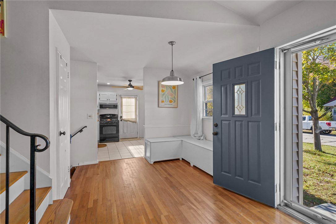 96 Glenbrook Road Warwick, RI 02889 - Photo 7 of 34