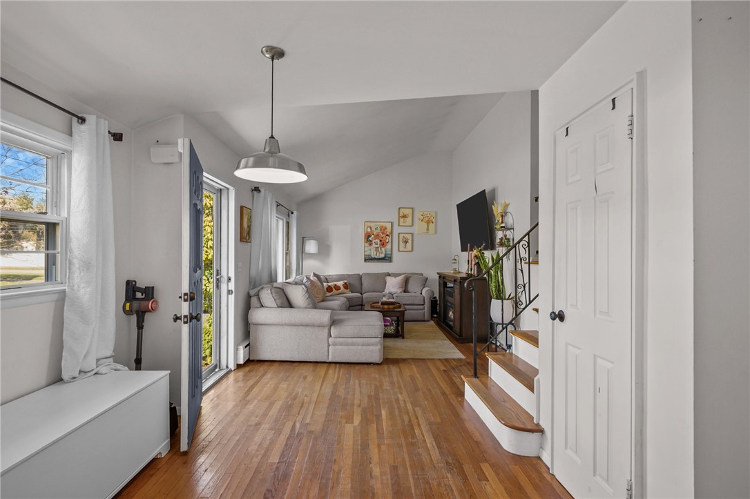 96 Glenbrook Road Warwick, RI 02889 - Photo 9 of 34