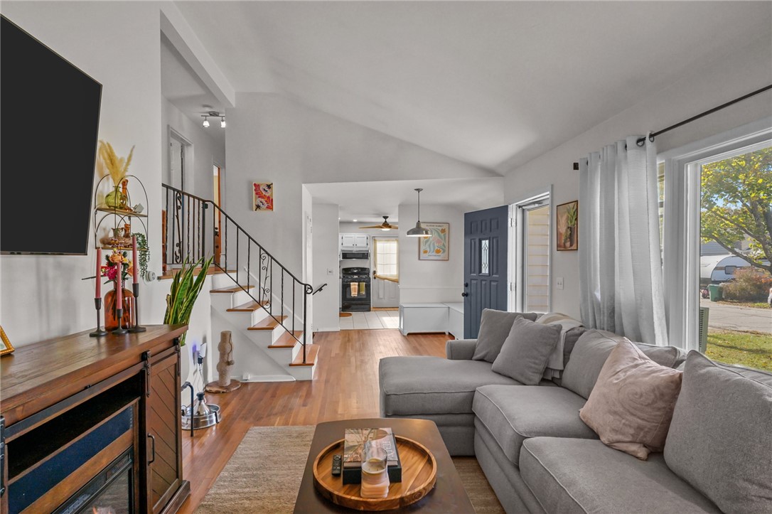 96 Glenbrook Road Warwick, RI 02889 - Photo 10 of 34