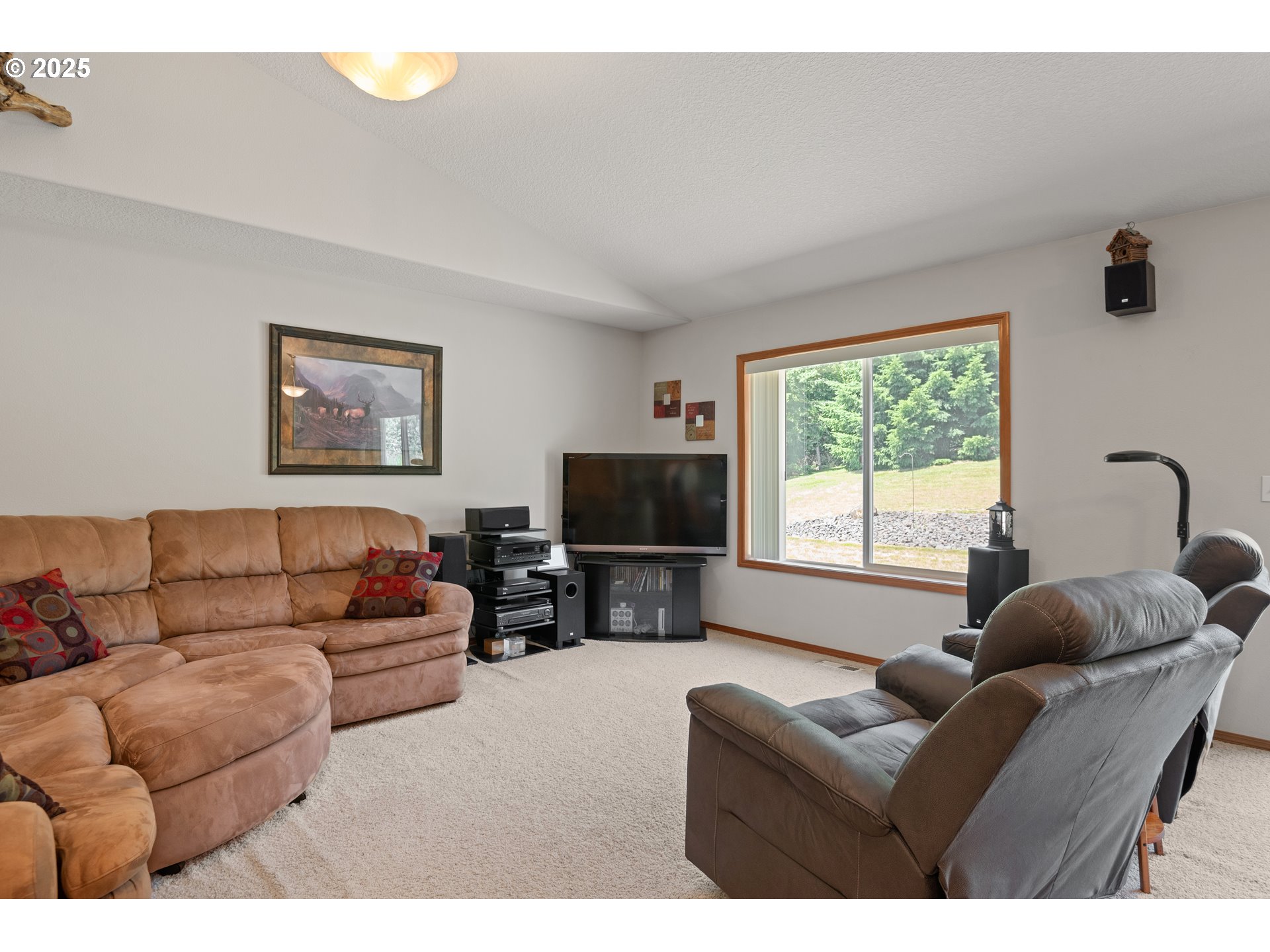 182 Newman Road Kalama, WA 98625 - Photo 17 of 37 Living Room