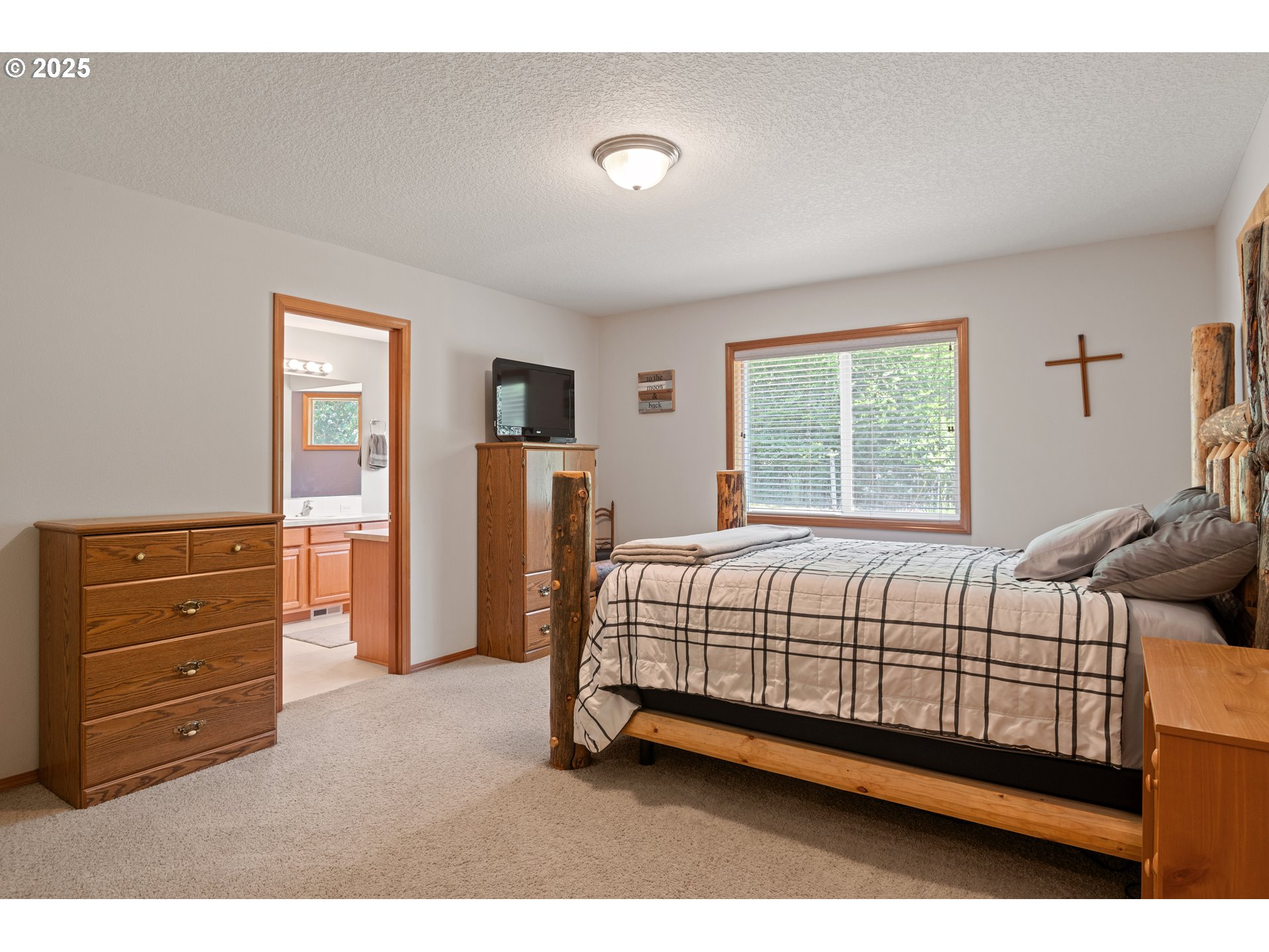 182 Newman Road Kalama, WA 98625 - Photo 18 of 37 Primary Bedroom