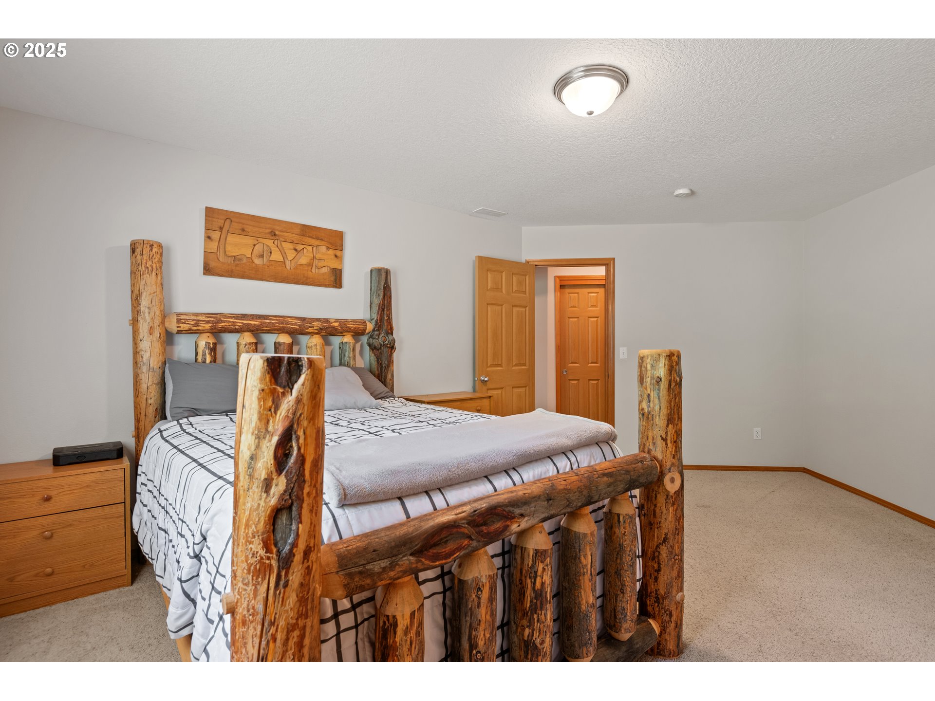 182 Newman Road Kalama, WA 98625 - Photo 19 of 37 Primary Bedroom