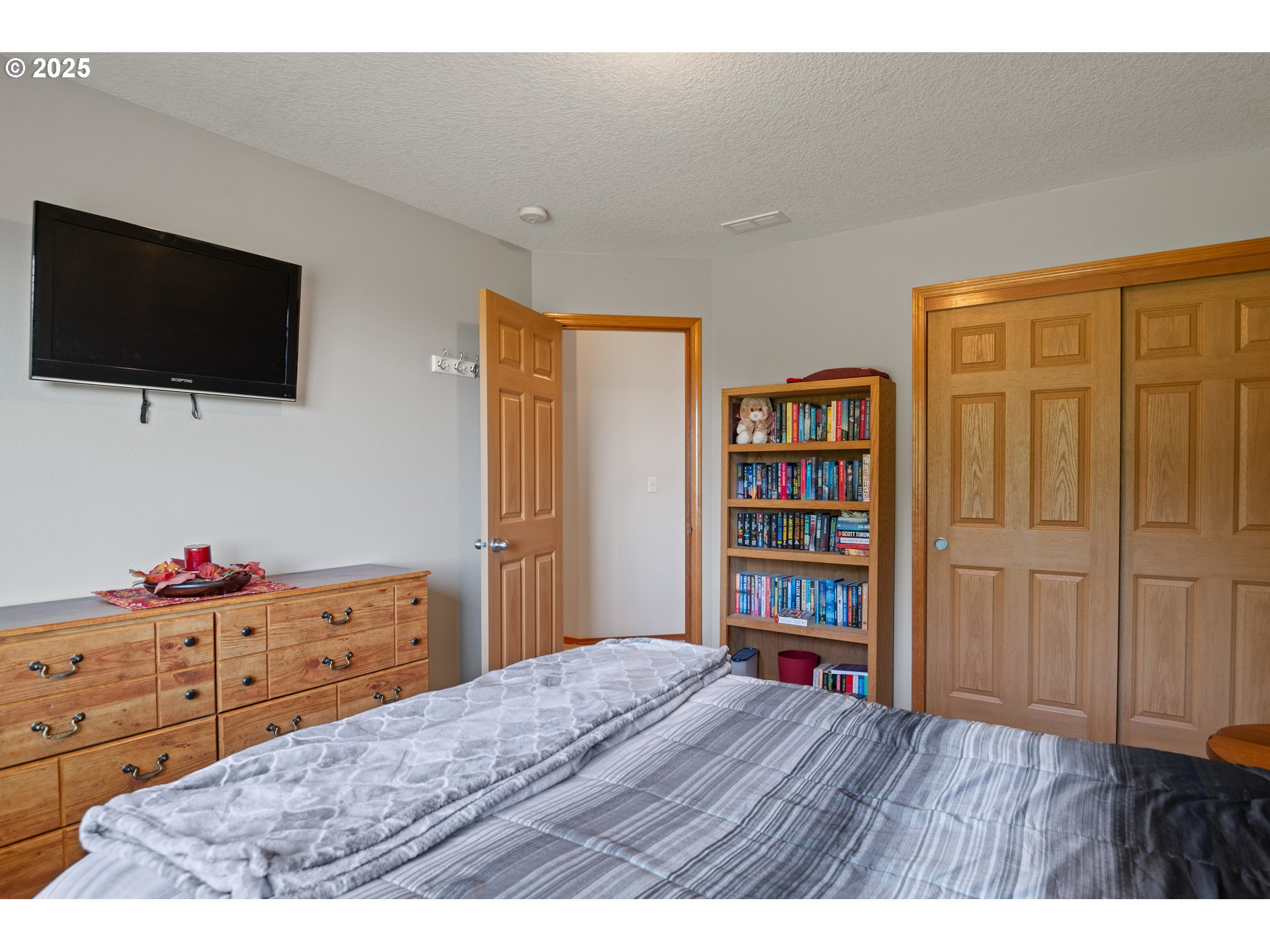 182 Newman Road Kalama, WA 98625 - Photo 23 of 37 Bedroom