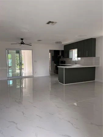 $3,200 | 7380 Cleveland Street, Unit 7380, Hollywood, FL 33024