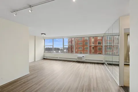 $185,000 | 3900 North Lake Shore Drive, Unit 12D, Chicago, IL 60613