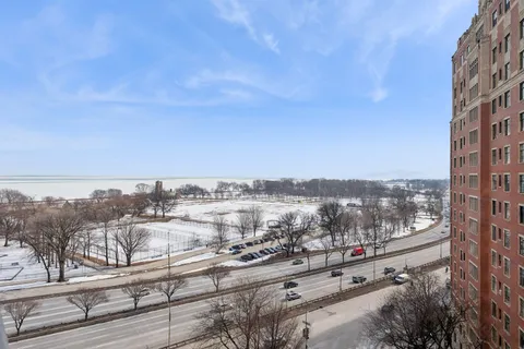 $185,000 | 3900 North Lake Shore Drive, Unit 12D, Chicago, IL 60613