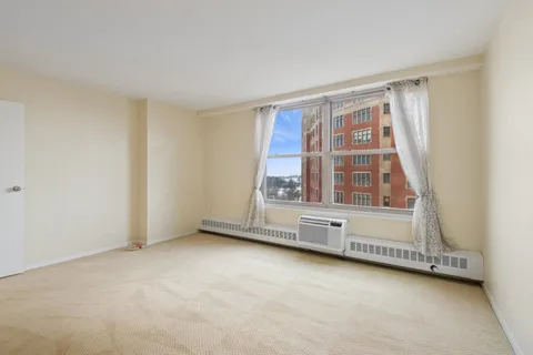 $185,000 | 3900 North Lake Shore Drive, Unit 12D, Chicago, IL 60613