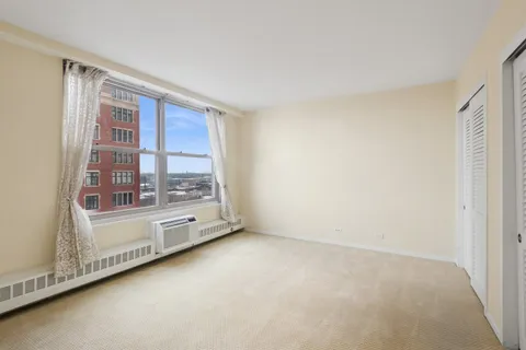 $185,000 | 3900 North Lake Shore Drive, Unit 12D, Chicago, IL 60613