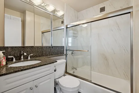 $185,000 | 3900 North Lake Shore Drive, Unit 12D, Chicago, IL 60613