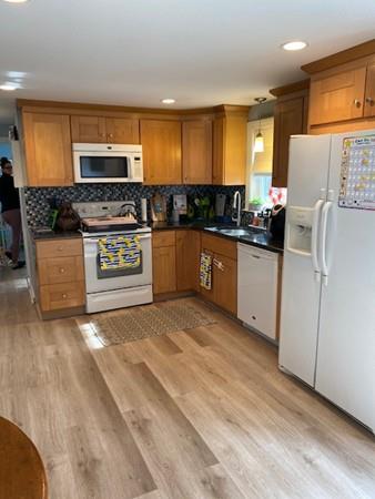 22 Hartford Road Worcester, MA 01606 - Photo 5 of 19 Gallery Image 5