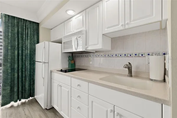 $79,000 | 2700 North Atlantic Avenue, Unit 914, Daytona Beach, FL 32118