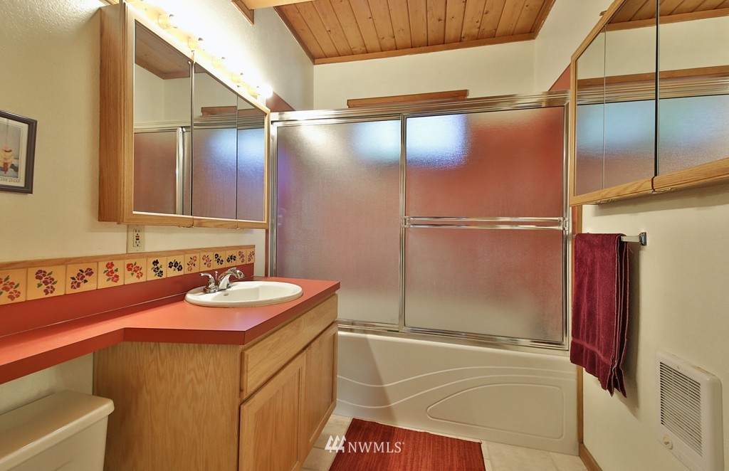 5250 Bounty Loop Freeland, WA 98249 - Photo 16 of 21