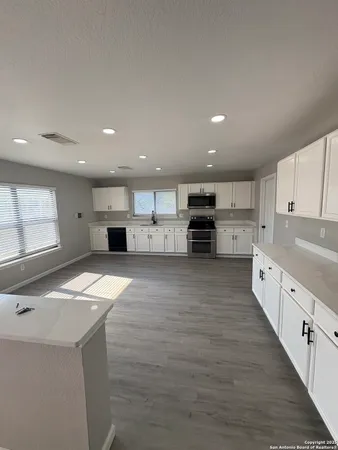 $2,350 | 8110 Stagwood Hill, San Antonio, TX 78254