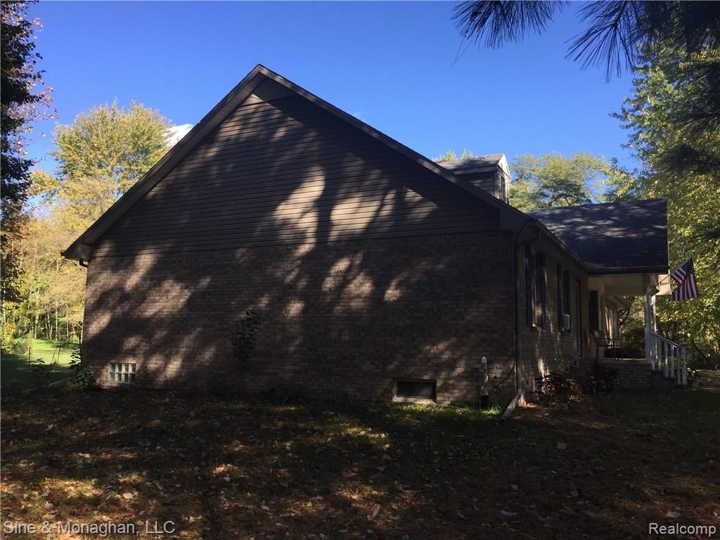 7010 Trumble Road St. Clair, MI 48079 - Photo 8 of 59 8.JPG