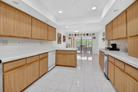 $2,000,000 | 2101 Northwest 25th Street, Boca Raton, FL 33431