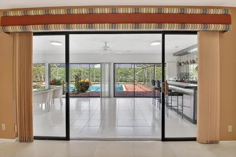 $2,000,000 | 2101 Northwest 25th Street, Boca Raton, FL 33431