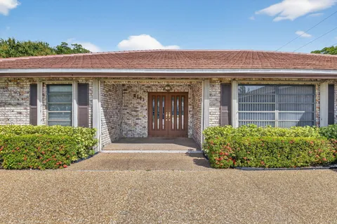 $2,000,000 | 2101 Northwest 25th Street, Boca Raton, FL 33431