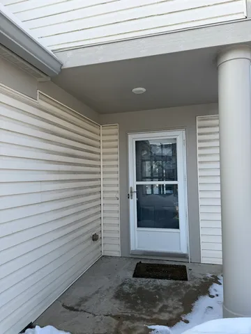 $2,550 | 2522 Arcadia Circle, Naperville, IL 60540