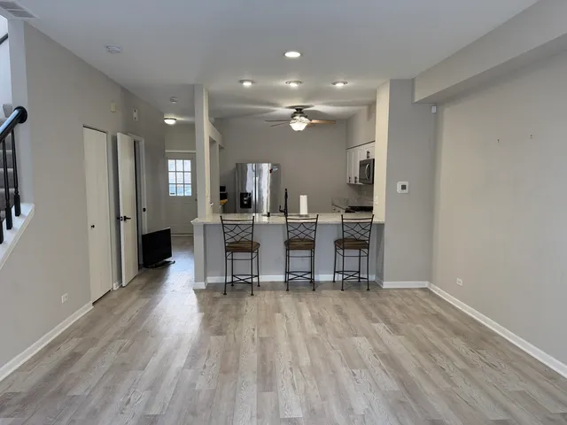 $2,550 | 2522 Arcadia Circle, Naperville, IL 60540