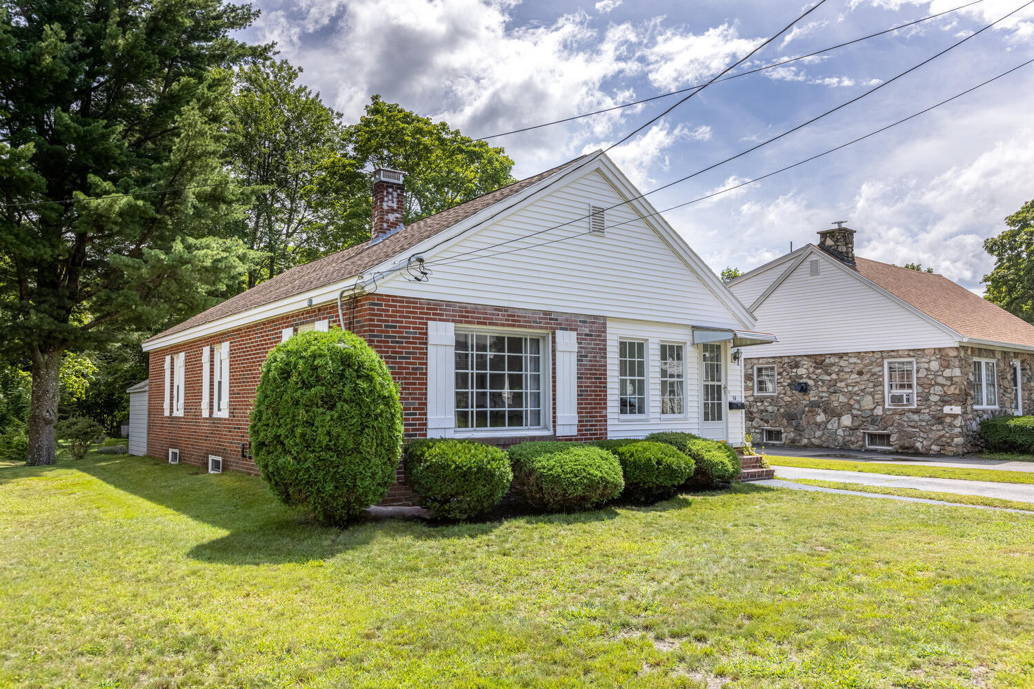 15 Old Orchard Road Saco, ME 04072 - Photo 2 of 32 15 Old Orchard Rd Saco ME-large-002-032-