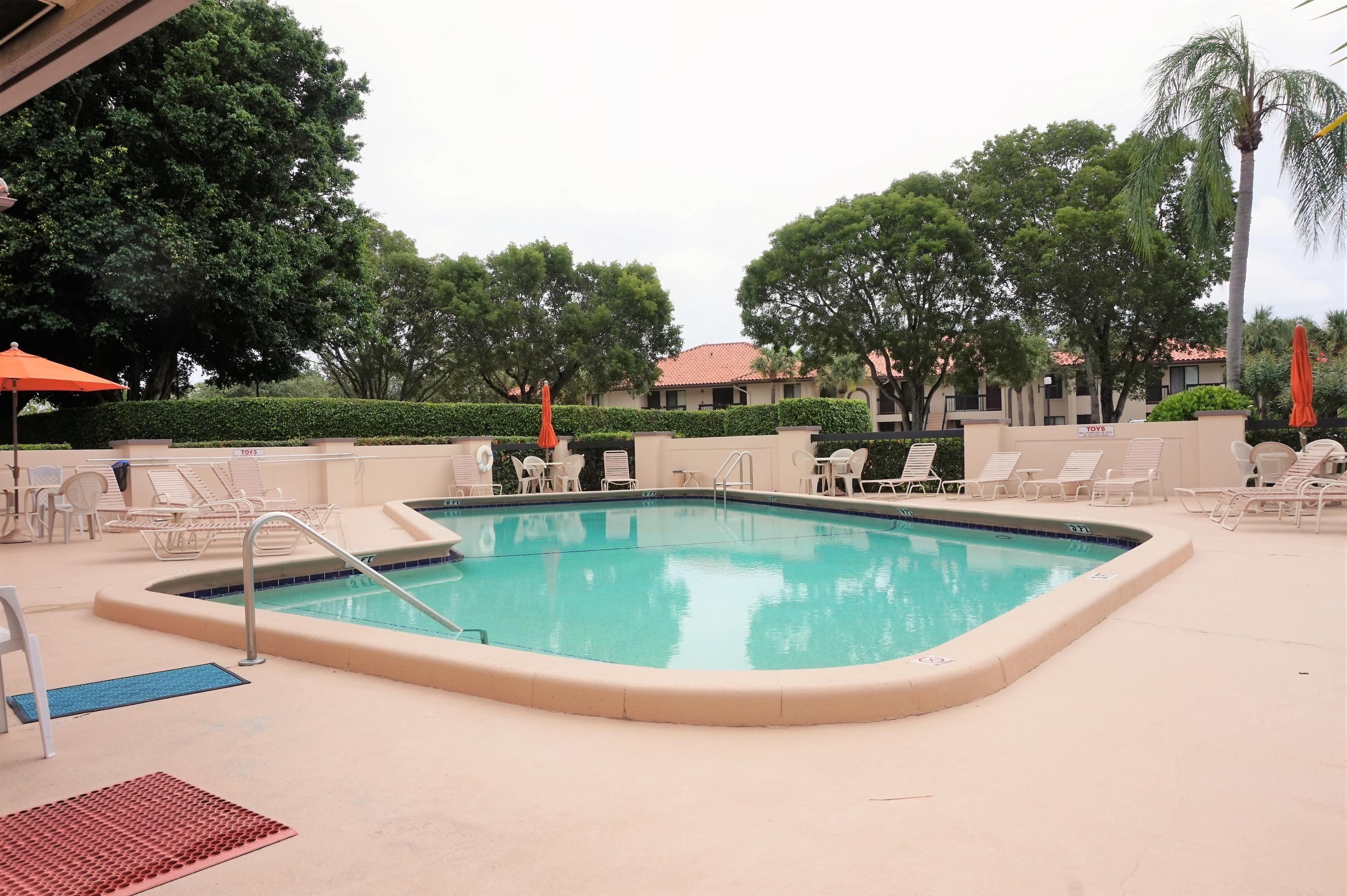 350 Club Circle, Unit 104 Boca Raton, FL 33487 - Photo 3 of 11 DSC07666 (2)