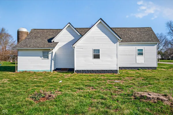 $244,900 | 7120 North 250 East, Columbus, IN 47203