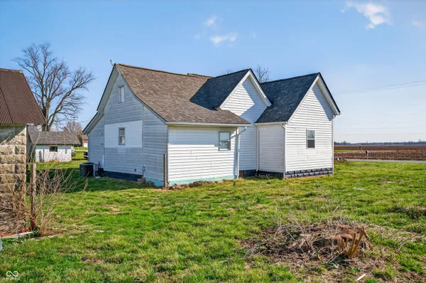 $244,900 | 7120 North 250 East, Columbus, IN 47203