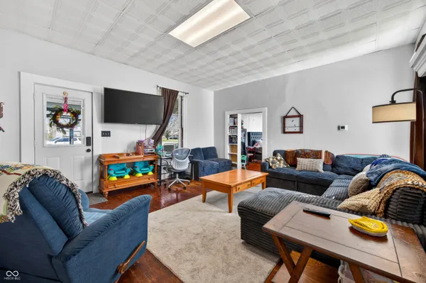 $244,900 | 7120 North 250 East, Columbus, IN 47203
