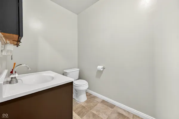 $244,900 | 7120 North 250 East, Columbus, IN 47203