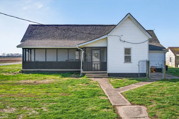 $244,900 | 7120 North 250 East, Columbus, IN 47203