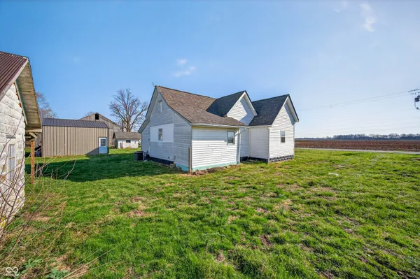 $244,900 | 7120 North 250 East, Columbus, IN 47203