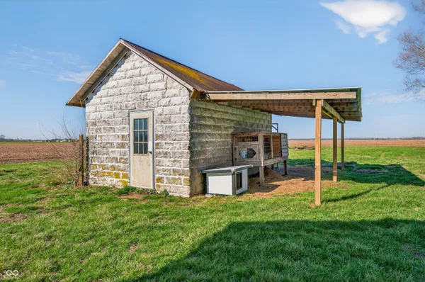 $244,900 | 7120 North 250 East, Columbus, IN 47203