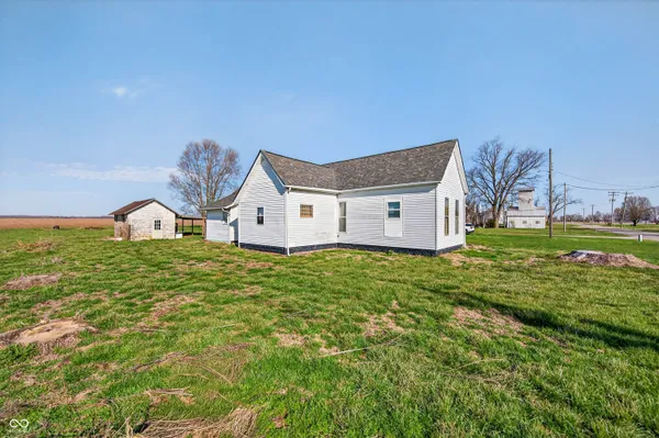 $244,900 | 7120 North 250 East, Columbus, IN 47203