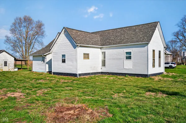 $244,900 | 7120 North 250 East, Columbus, IN 47203