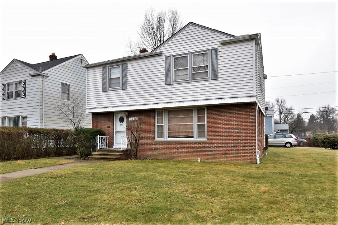 3776 Shannon Road Cleveland Heights, OH 44118 - Photo 3 of 29 Gallery Image 3