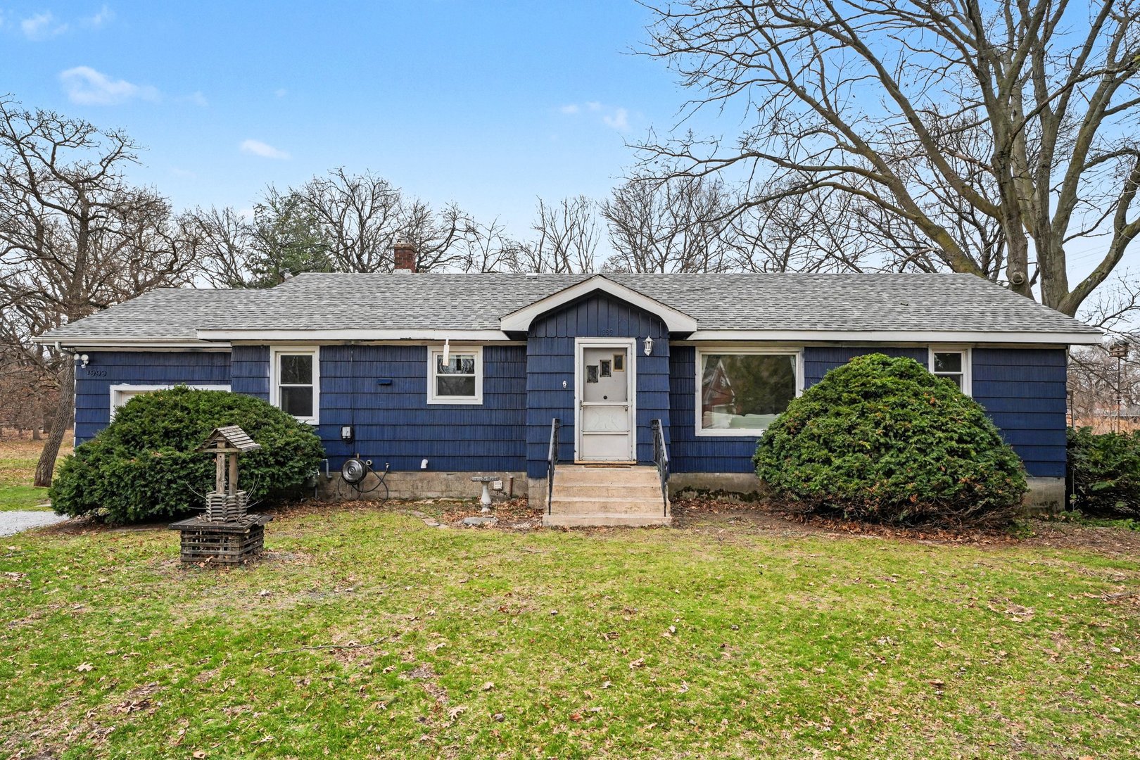 1999 Indiana Avenue Lansing, IL 60438 - Photo 2 of 18 front view of a house with a yard