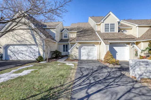 $395,000 | 7 Birkdale Court, Poughkeepsie, NY 12603