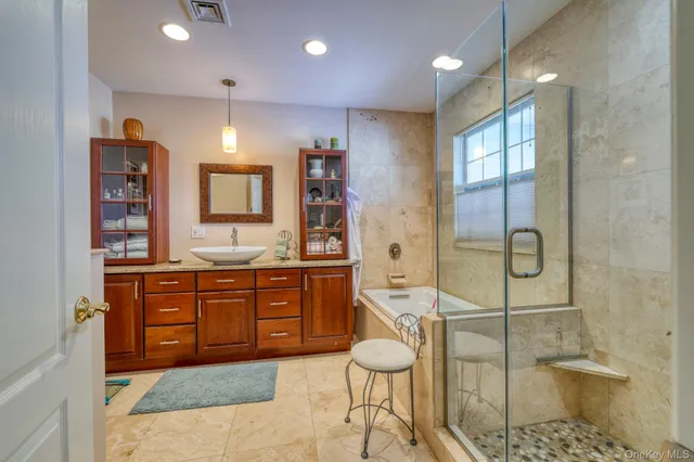 $395,000 | 7 Birkdale Court, Poughkeepsie, NY 12603