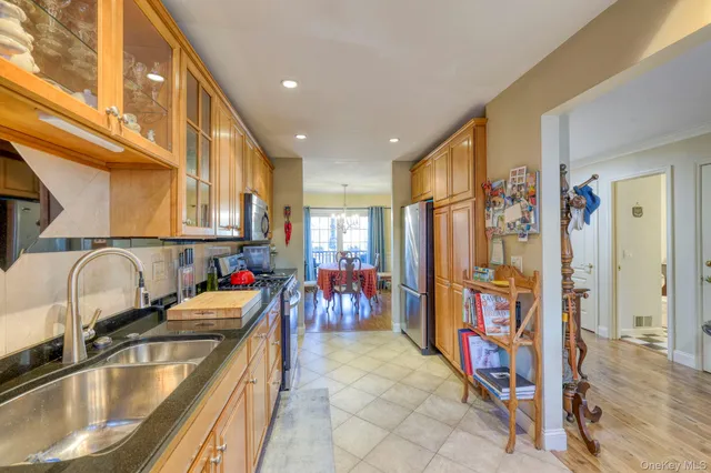 $395,000 | 7 Birkdale Court, Poughkeepsie, NY 12603