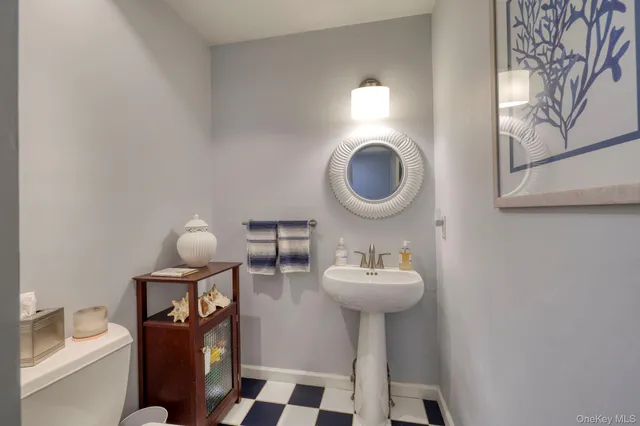 $395,000 | 7 Birkdale Court, Poughkeepsie, NY 12603