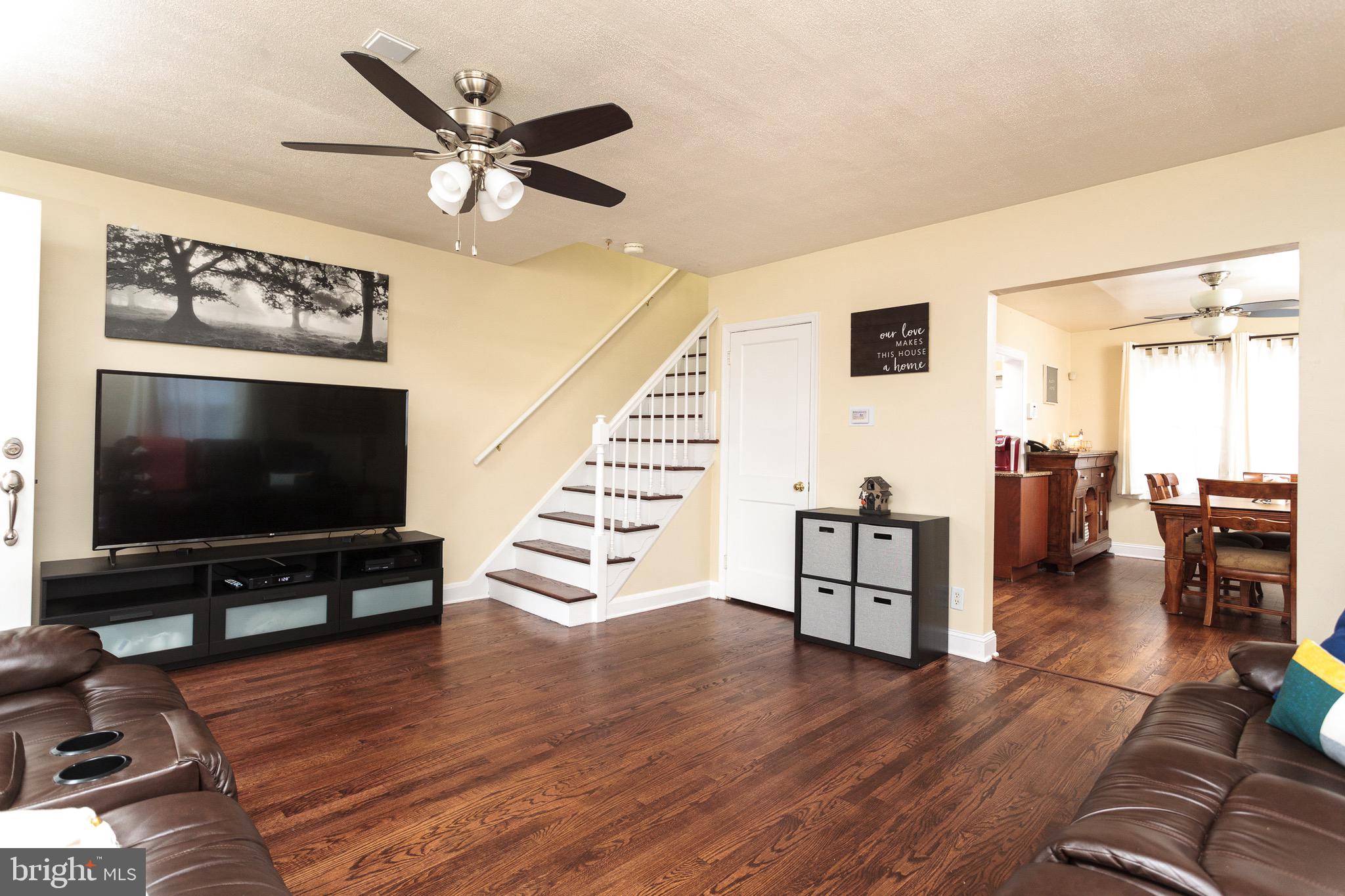 2128 Coralthorn Road Baltimore, MD 21220 - Photo 3 of 27 Large open living room.