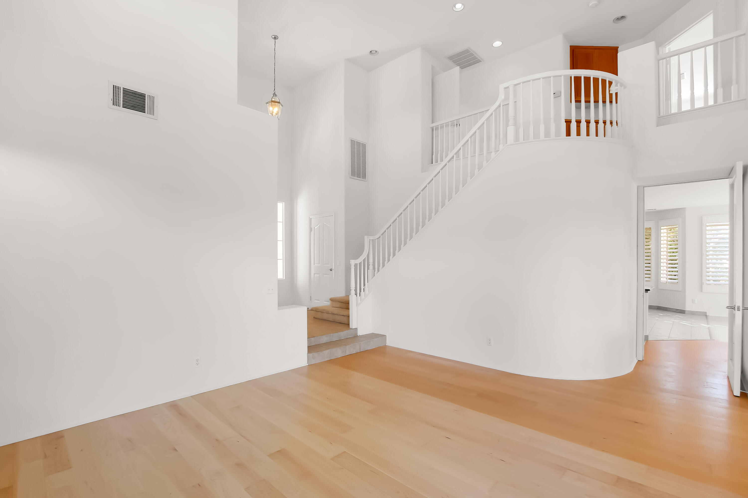 6866 Shadowbrook Drive Goleta, CA 93117 - Photo 11 of 33 Grand Staircase