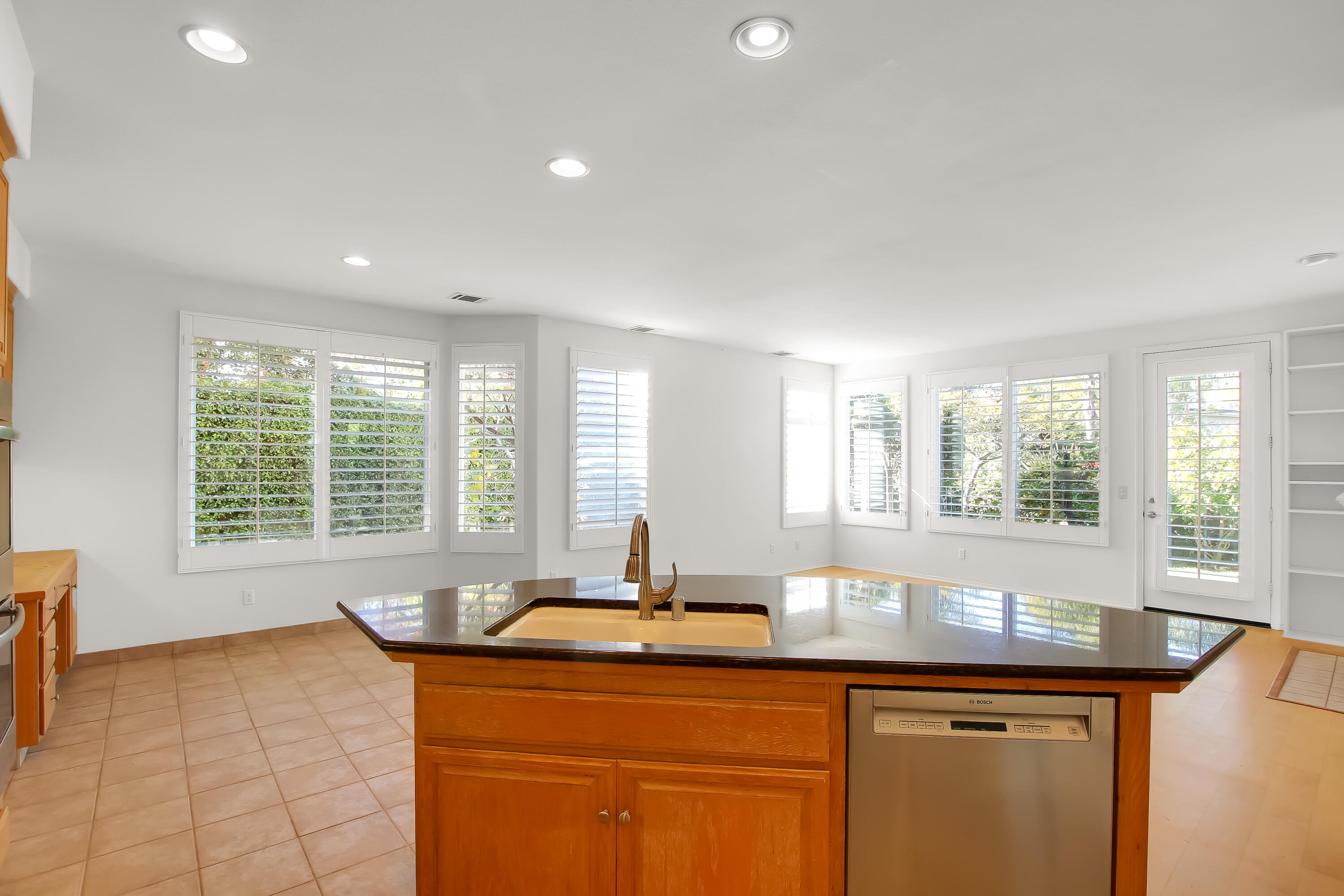 6866 Shadowbrook Drive Goleta, CA 93117 - Photo 16 of 33 Kitchen