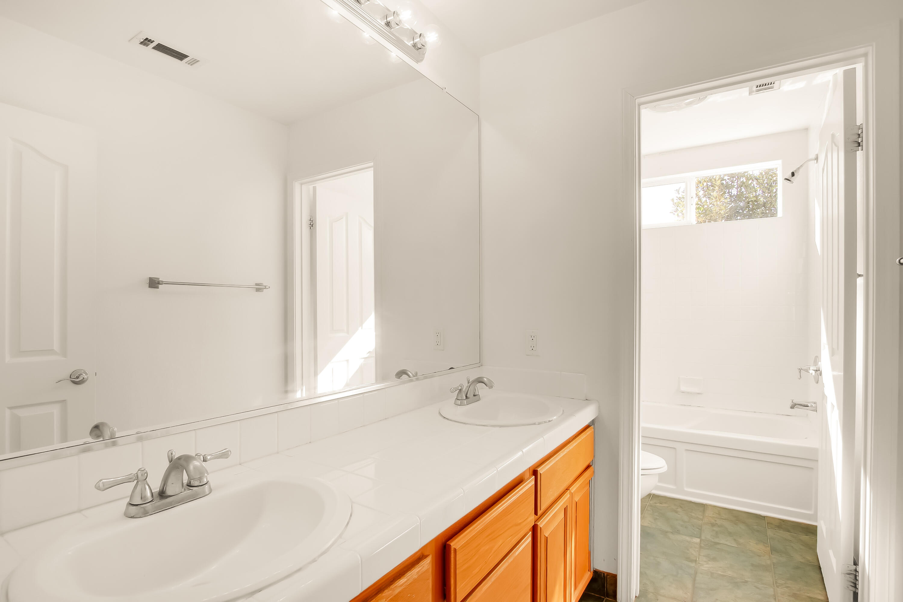 6866 Shadowbrook Drive Goleta, CA 93117 - Photo 24 of 33 Full Bath 3 Second Floor