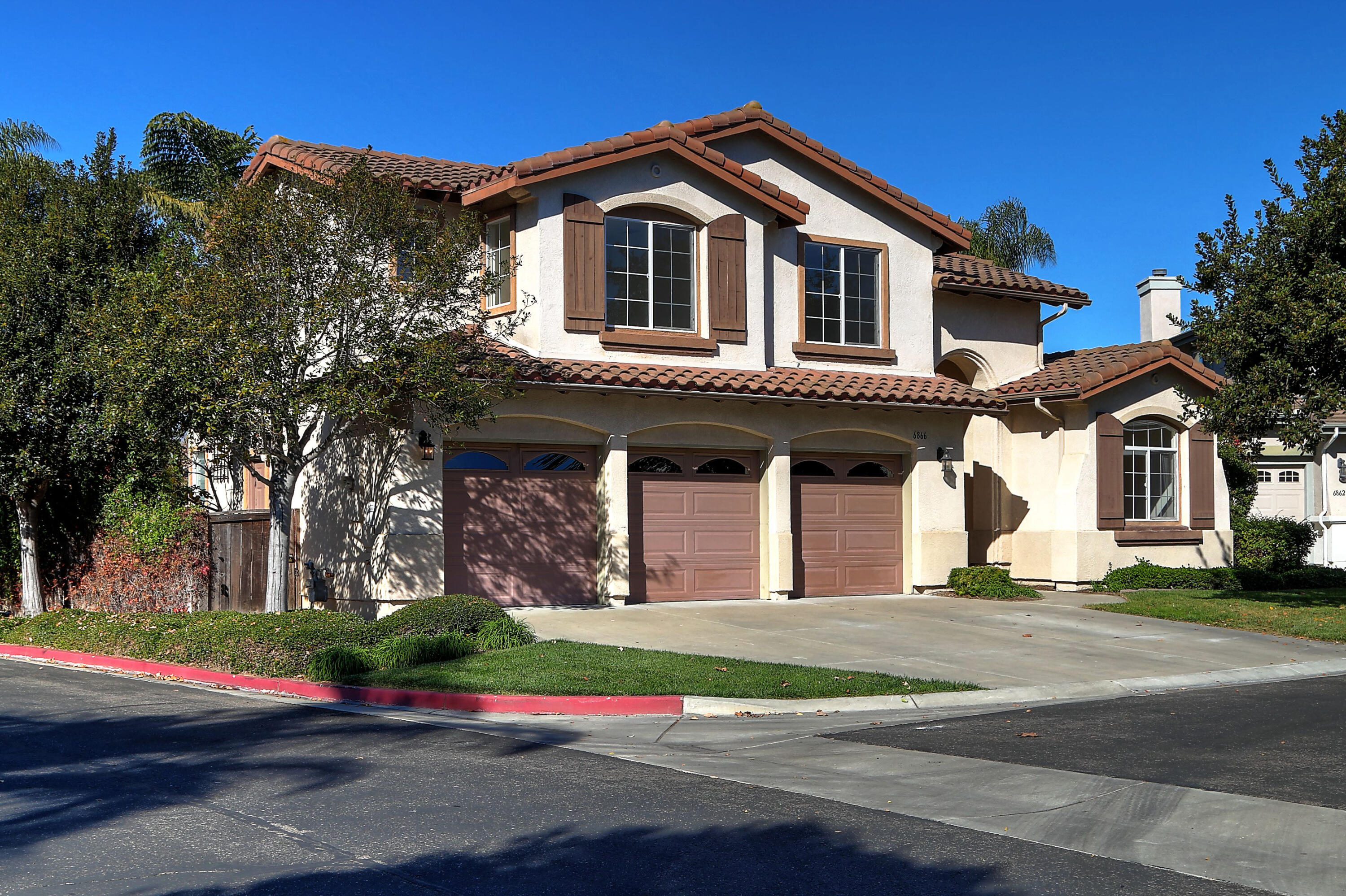 6866 Shadowbrook Drive Goleta, CA 93117 - Photo 29 of 33 Front Approach View