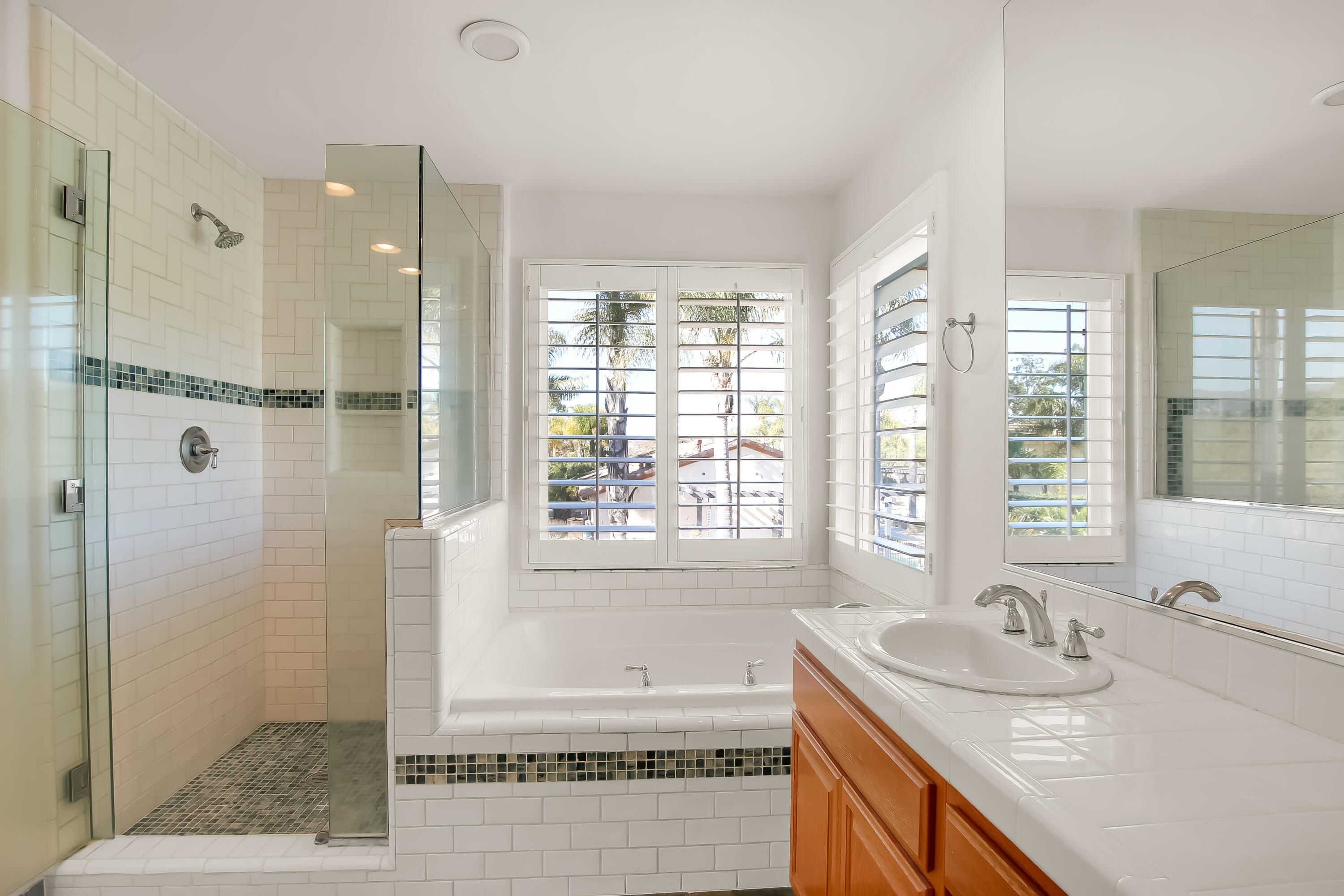 6866 Shadowbrook Drive Goleta, CA 93117 - Photo 9 of 33 Main Bath/Soaking Tub/10 2 Vanities