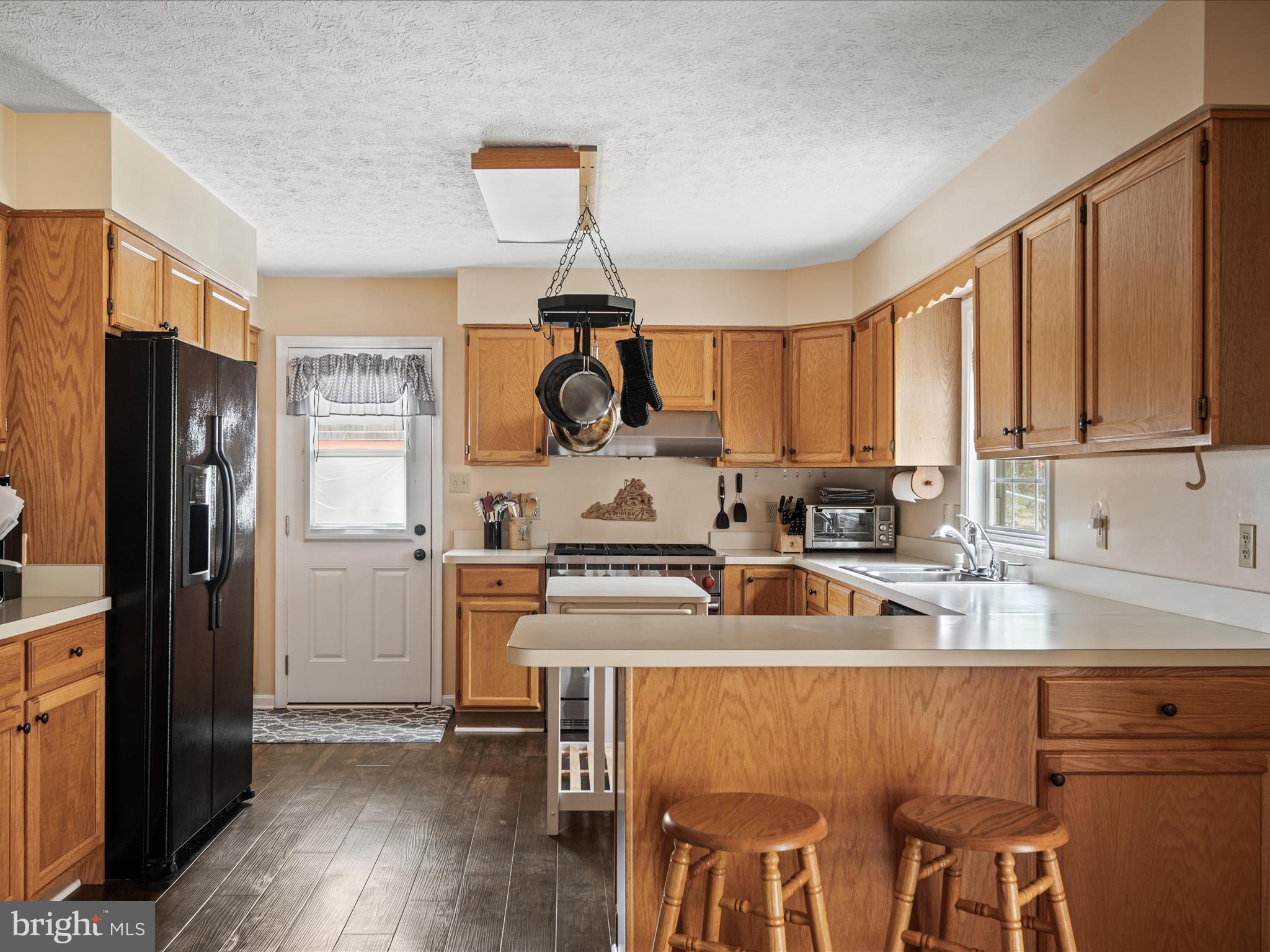 137 Lloyds Road Winchester, VA 22602 - Photo 8 of 40 Kitchen